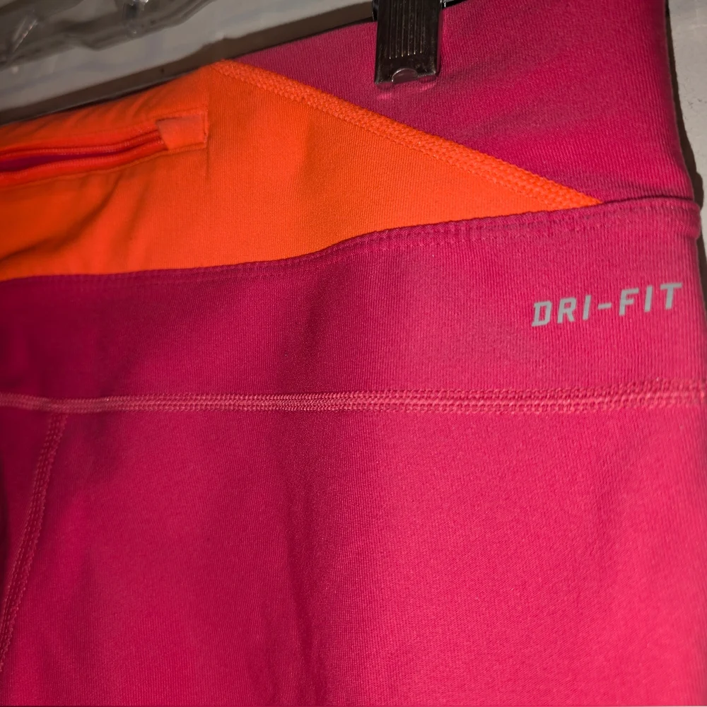 Nike Women's Cropped Dri-Fit Leggings Pink & Orange W/ Zip Pocket & Drawstring - Picture 11 of 16
